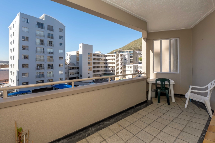 To Let 2 Bedroom Property for Rent in Three Anchor Bay Western Cape